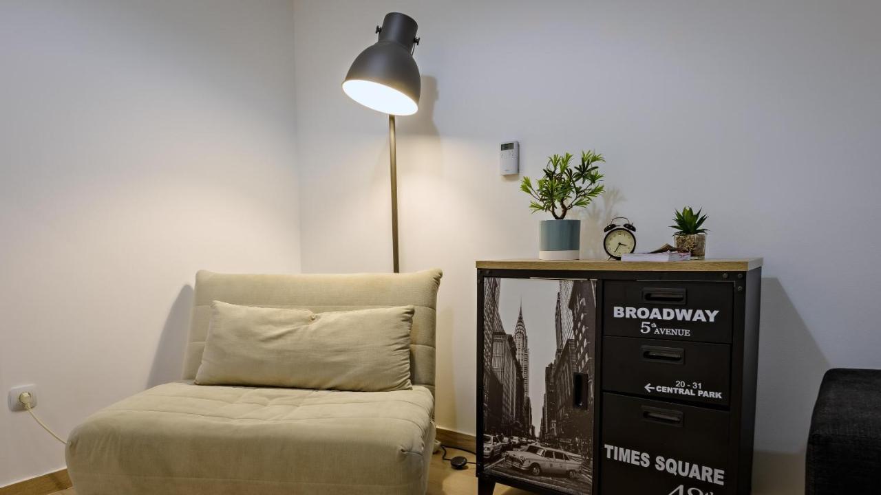 Charming & Cozy Apartment In Downtown ザグレブ エクステリア 写真